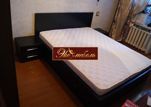 Кровать из сосны 2-х спальная с бортиками Венге