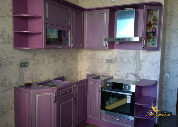 Маленькая кухня углом фиолетовая, сиреневая