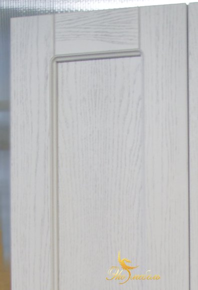 Текстура белой двери из шпона